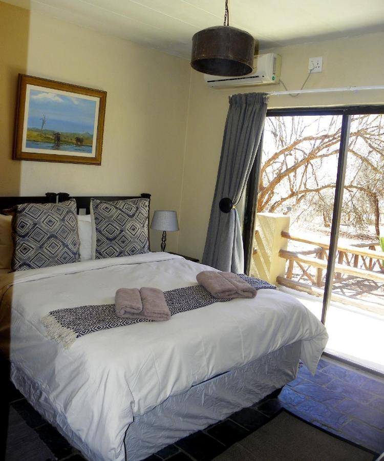 Marloth Park Hippo House Villa Exterior photo